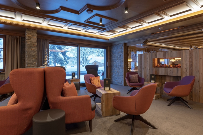Imagen de los interiores del Hotel Sunstar Klosters. Foto 19