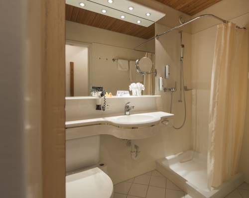 Imagen de la habitación del Hotel Sunstar Lenzerheide. Foto 3