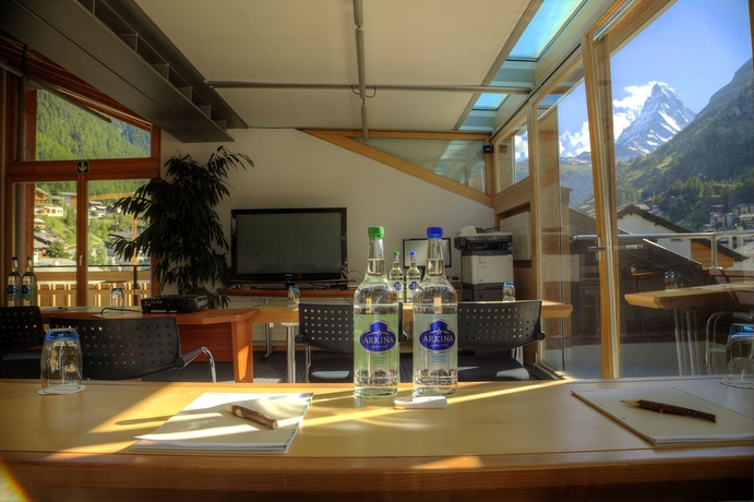 Imagen de los interiores del Hotel Sunstar Zermatt. Foto 14