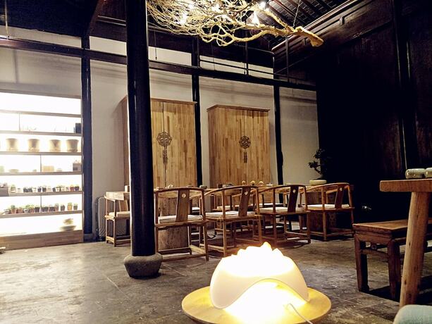 Imagen del bar/restaurante del Hotel Suntu Vie Inn. Foto 16