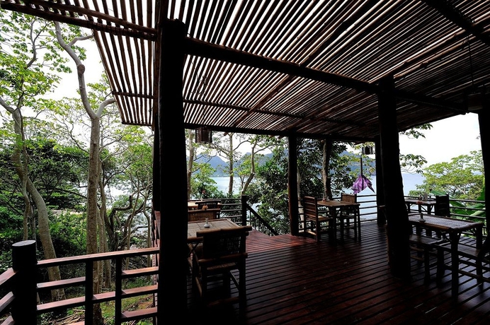 Imagen de los exteriores del Hotel Sunwaree Phi Phi Resort. Foto 12