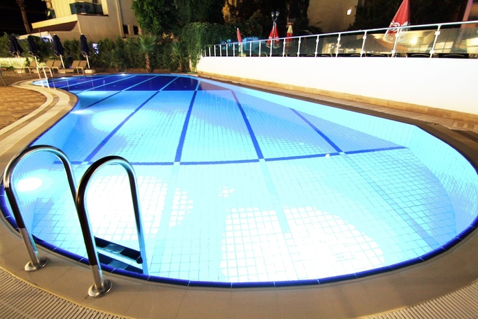 Imagen de la piscina del Hotel Sunway Club. Foto 18