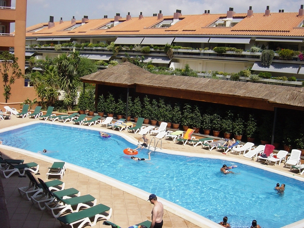 Imagen de la piscina del Hotel Sunway Playa Golf and Spa Sitges. Foto 6