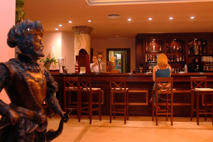 Imagen del bar/restaurante del Hotel Sunway Playa Golf and Spa Sitges. Foto 2