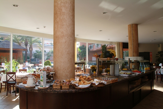Imagen del bar/restaurante del Hotel Sunway Playa Golf and Spa Sitges. Foto 3