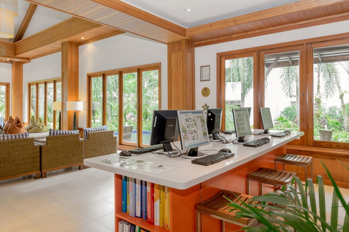 Imagen de los interiores del Hotel Sunwing Bangtao Beach. Foto 17