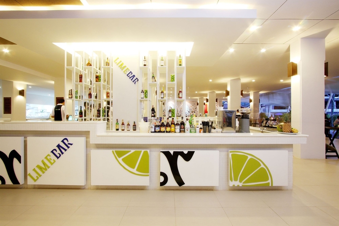 Imagen del bar/restaurante del Hotel Sunwing Kamala Beach - Sha Extra Plus. Foto 6