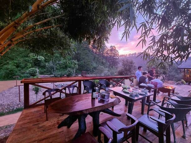 Imagen general del Hotel Suoi Thong Dalat - Cottage Resort. Foto 10
