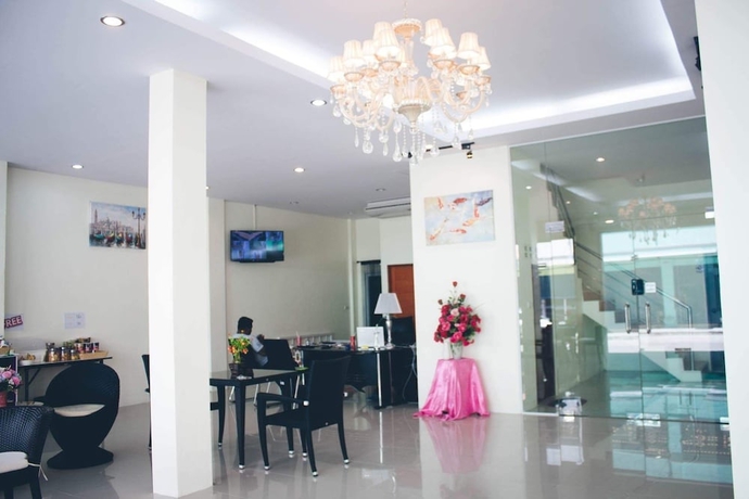 Imagen de los interiores del Hotel Supachai Inn. Foto 19