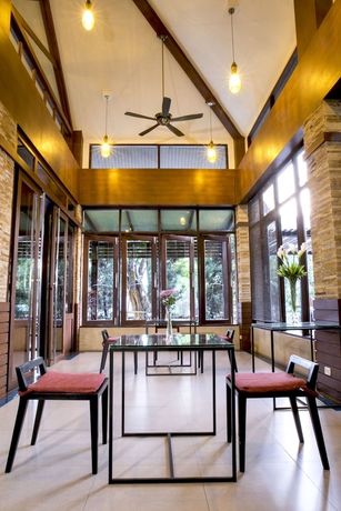 Imagen de los interiores del Hotel Suparee Park View. Foto 19