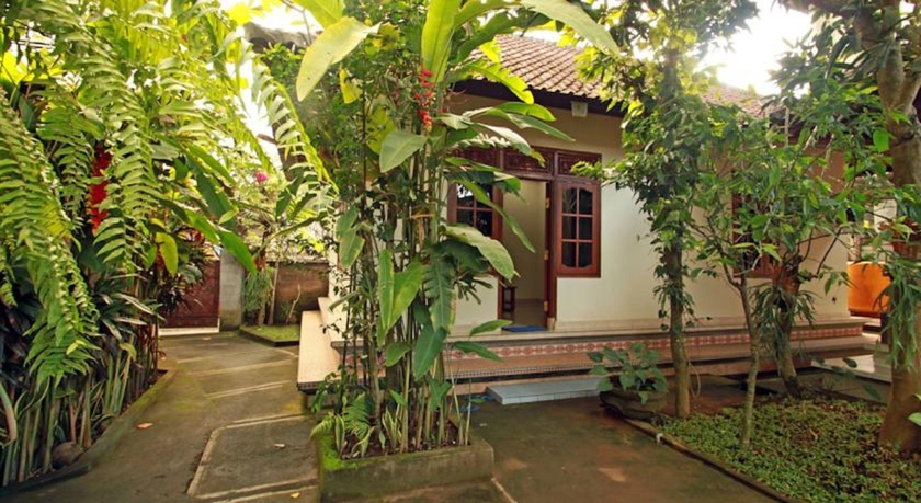 Imagen de los exteriores del Hotel Suparsa's Home Stay. Foto 13