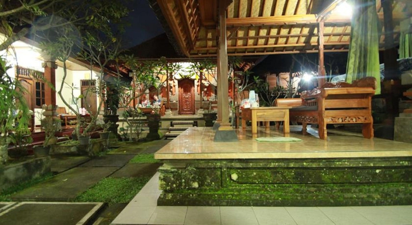 Imagen de los exteriores del Hotel Suparsa's Home Stay. Foto 14