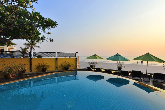 Imagen de la piscina del Hotel Supatra Hua Hin Resort. Foto 17
