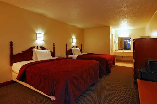Imagen de la habitación del Hotel Super 6 Inn & Suites Pensacola. Foto 12