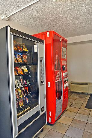 Imagen general del Hotel Super 6 Inn and Suites Baton Rouge. Foto 1
