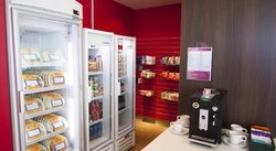 Imagen de los interiores del Hotel Super 8 Aeroporto Confins. Foto 7