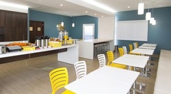 Imagen del bar/restaurante del Hotel Super 8 Aeroporto Confins. Foto 2