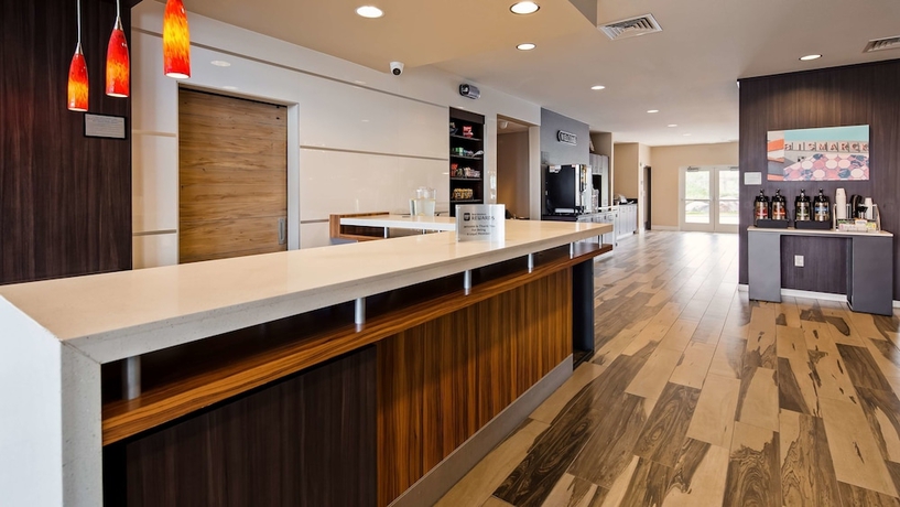 Imagen de los interiores del Hotel Super 8 Bismarck North. Foto 18