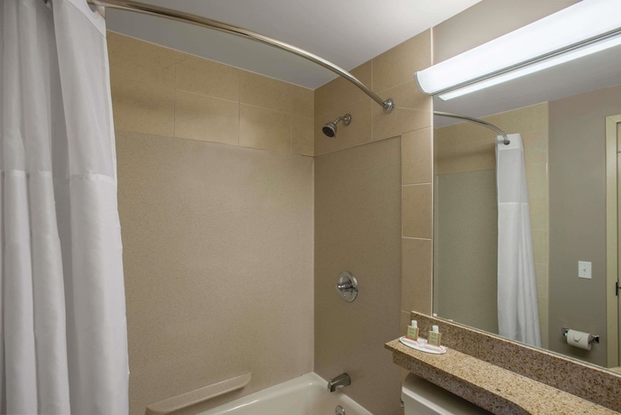 Imagen de la habitación del Hotel Super 8 Brooklyn Hotel. Foto 9