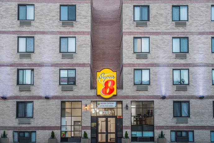 Imagen general del Hotel Super 8 Brooklyn Hotel. Foto 2