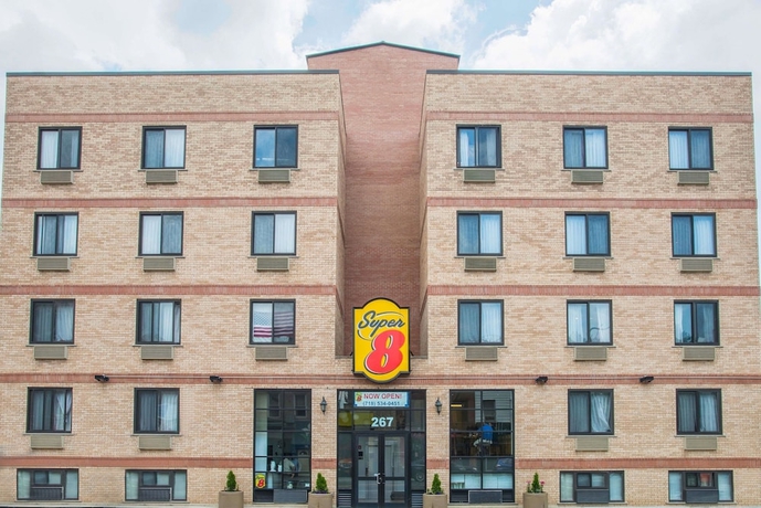Imagen general del Hotel Super 8 Brooklyn Hotel. Foto 3