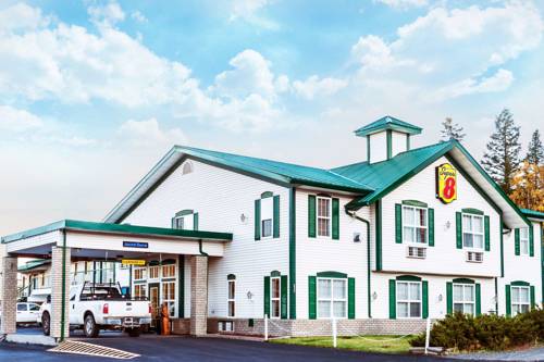 Imagen general del Hotel Super 8 By Wyndham 100 Mile House. Foto 1