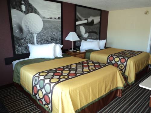 Imagen de la habitación del Hotel Super 8 By Wyndham Aberdeen Southern Pines. Foto 4