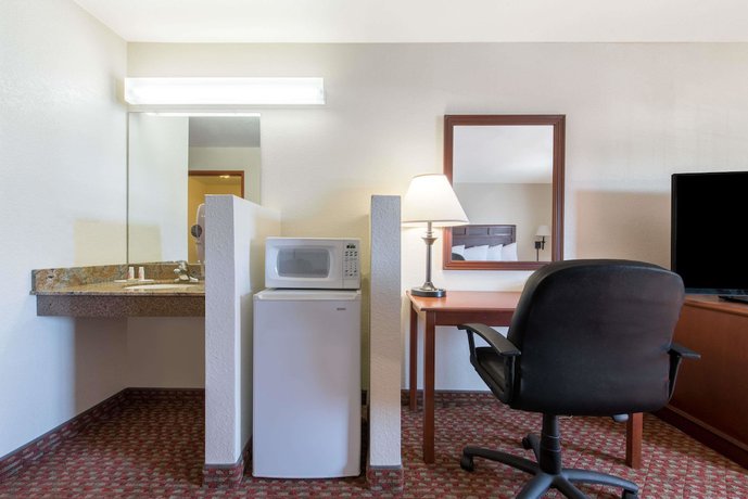 Imagen de la habitación del Hotel Super 8 By Wyndham Abilene South. Foto 5