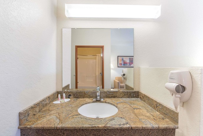 Imagen de la habitación del Hotel Super 8 By Wyndham Abilene South. Foto 7