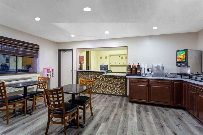Imagen de los interiores del Hotel Super 8 By Wyndham Abingdon Va, Abingdon. Foto 18