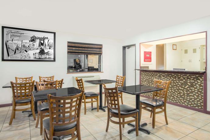 Imagen de los interiores del Hotel Super 8 By Wyndham Abingdon Va, Abingdon. Foto 19