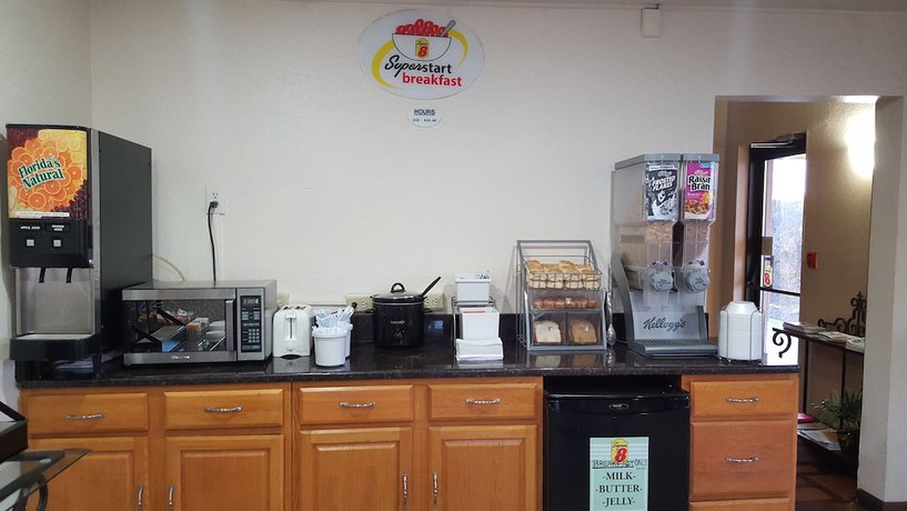 Imagen de los interiores del Hotel Super 8 By Wyndham Abingdon Va, Abingdon. Foto 20