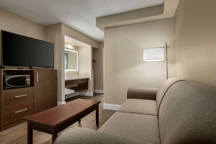 Imagen de la habitación del Hotel Super 8 By Wyndham Ajax/toronto On. Foto 13