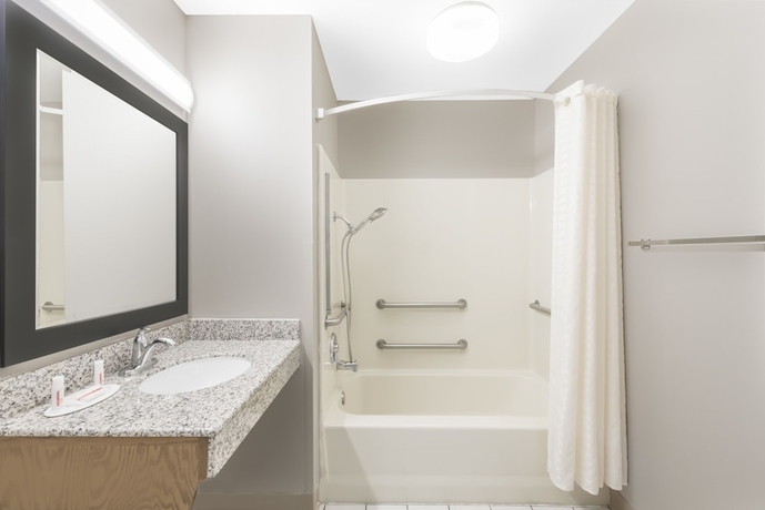 Imagen de la habitación del Hotel Super 8 By Wyndham Alexander City. Foto 11