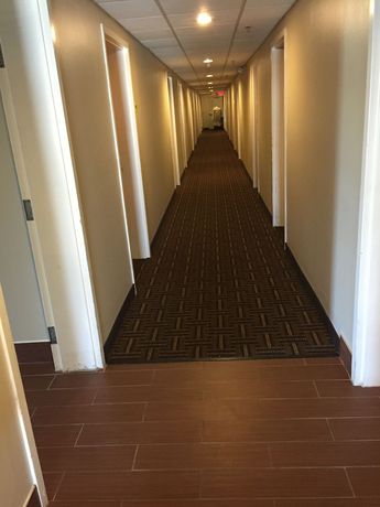Imagen de los interiores del Hotel Super 8 By Wyndham Allentown. Foto 14