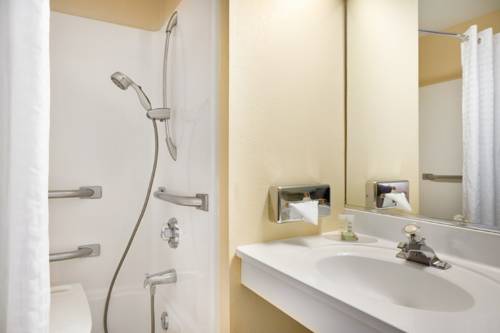 Imagen de la habitación del Hotel Super 8 By Wyndham Alton. Foto 2