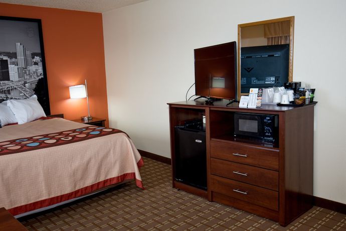 Imagen de la habitación del Hotel Super 8 By Wyndham Altoona, Altoona. Foto 8