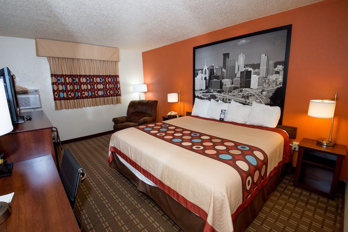 Imagen de la habitación del Hotel Super 8 By Wyndham Altoona, Altoona. Foto 11