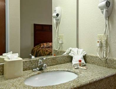 Imagen de la habitación del Hotel Super 8 By Wyndham Alvarado. Foto 13