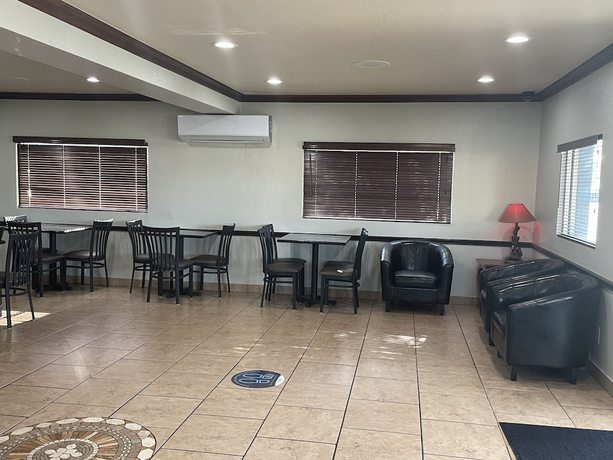 Imagen de los interiores del Hotel Super 8 By Wyndham Amarillo Central Tx. Foto 20