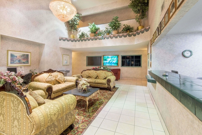 Imagen de los interiores del Hotel Super 8 By Wyndham Amarillo West. Foto 13