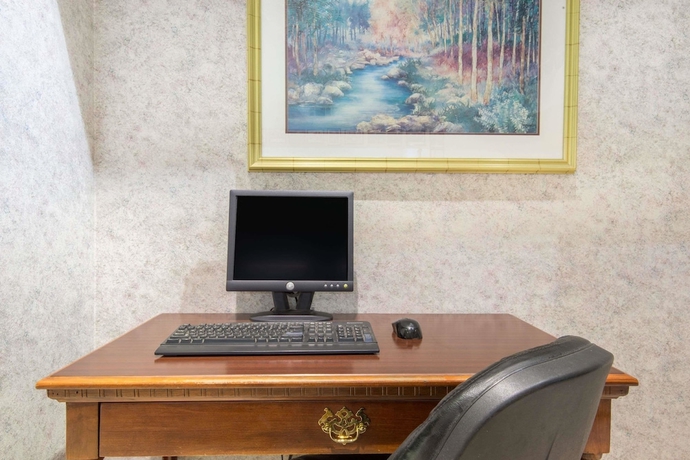 Imagen de los interiores del Hotel Super 8 By Wyndham Amarillo West. Foto 15