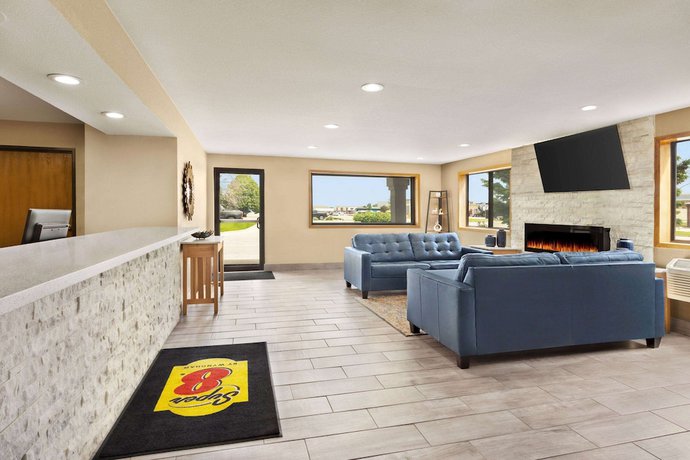 Imagen de los interiores del Hotel Super 8 By Wyndham Ankeny/des Moines Area. Foto 19