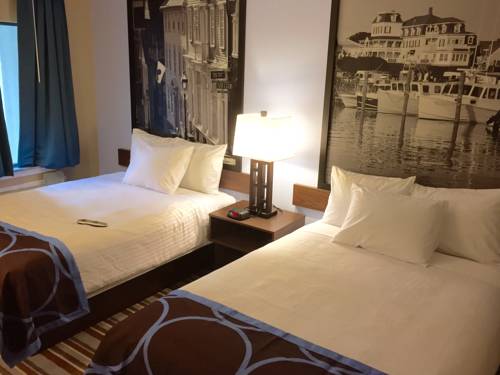 Imagen de la habitación del Hotel Super 8 By Wyndham Asbury Park. Foto 5