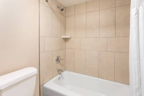 Imagen de la habitación del Hotel Super 8 By Wyndham Asheville Airport. Foto 8