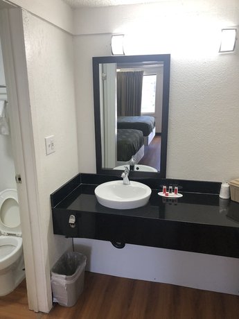 Imagen de la habitación del Hotel Super 8 By Wyndham Asheville/biltmore. Foto 5