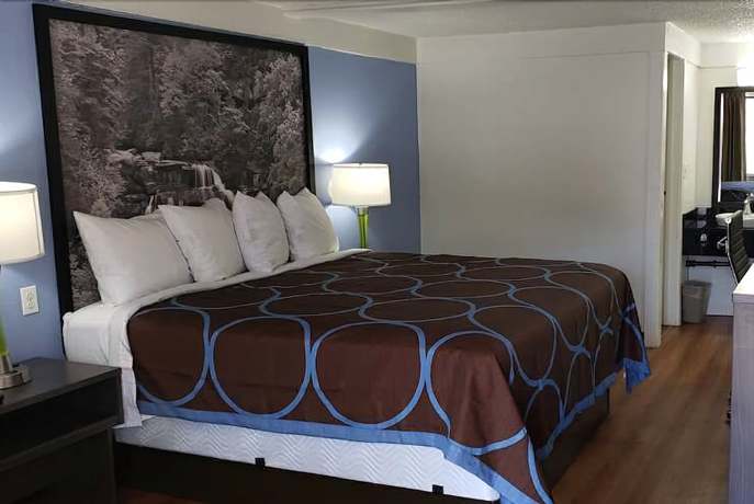 Imagen de la habitación del Hotel Super 8 By Wyndham Asheville/biltmore. Foto 10