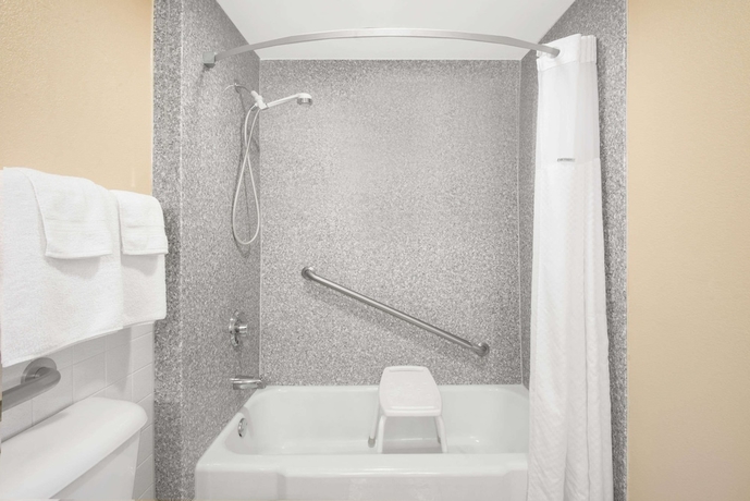 Imagen de la habitación del Hotel Super 8 By Wyndham Ashland, Ashland. Foto 7