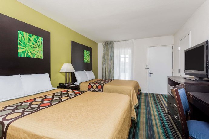 Imagen de la habitación del Hotel Super 8 By Wyndham Augusta, Augusta. Foto 12