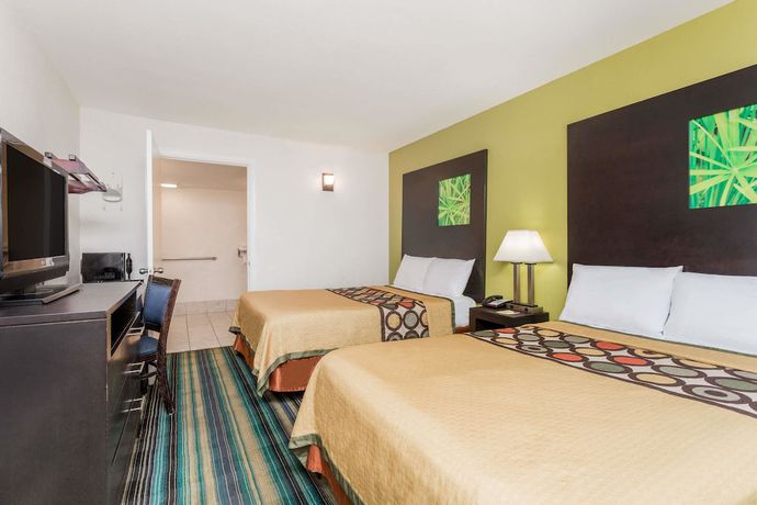 Imagen de la habitación del Hotel Super 8 By Wyndham Augusta, Augusta. Foto 14